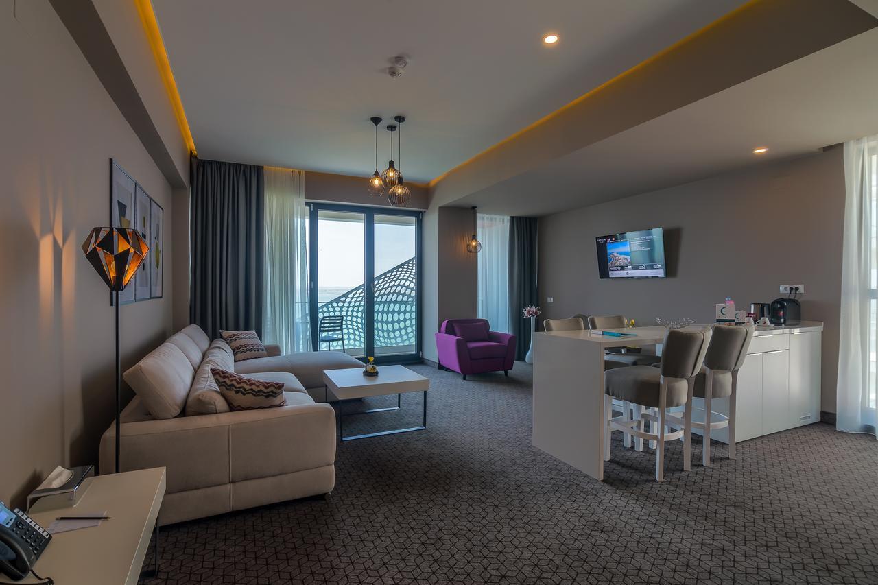 Nyota Hotel & Conference Center 마마이아 외부 사진